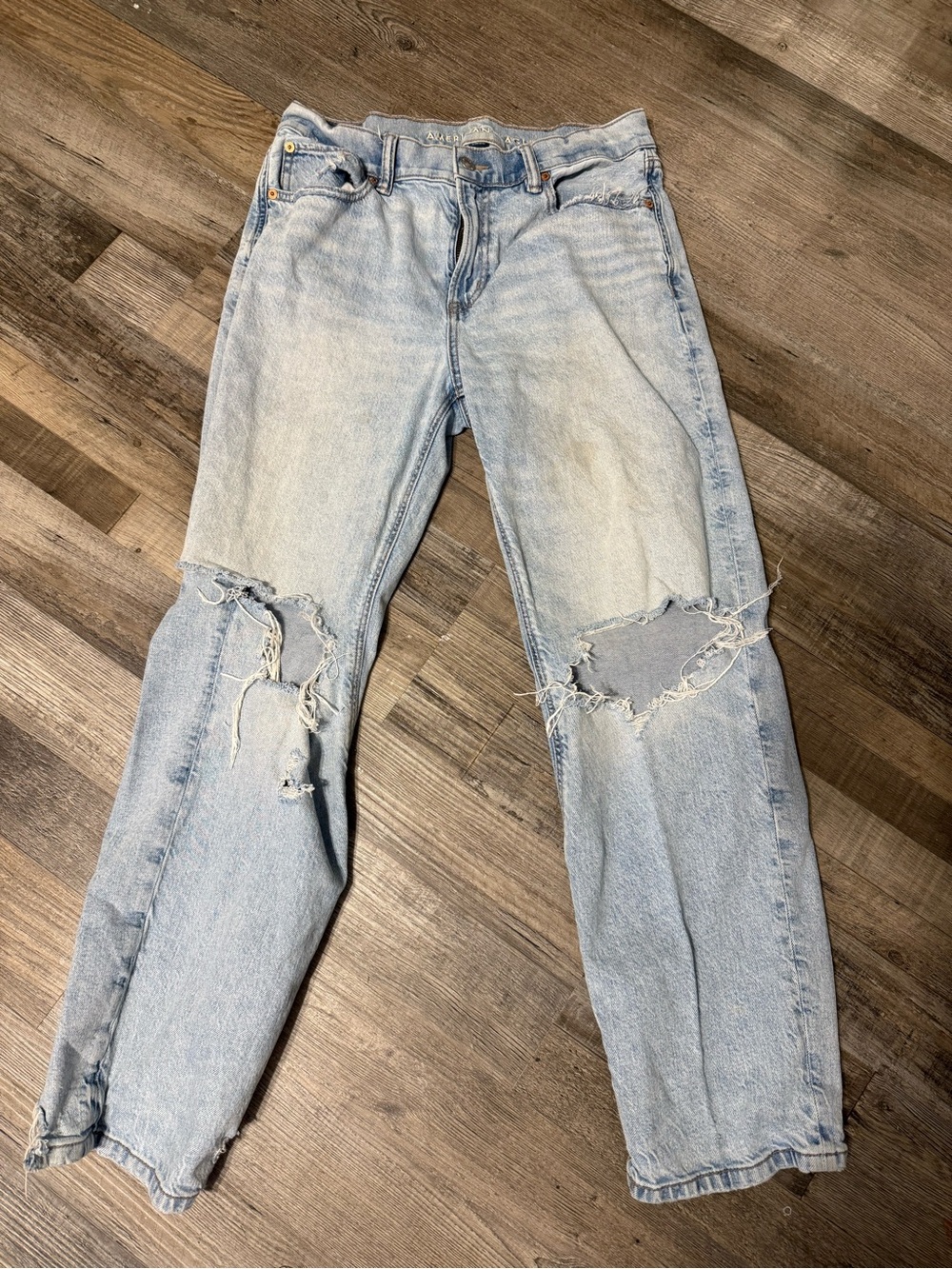 American eagle light blue strigid jeans